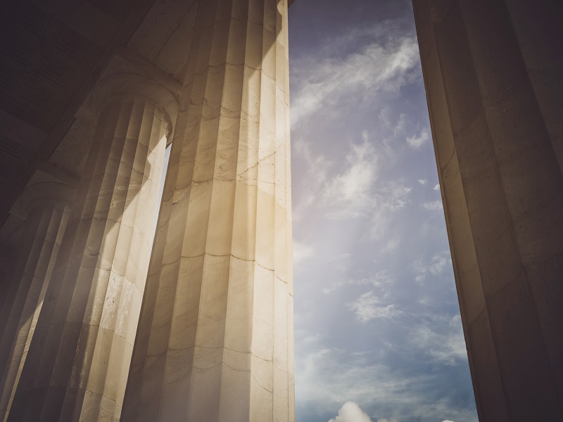 軍事審判法第194條【軍事審判被告不到場之效果】
